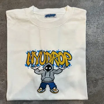 NYUDROP 캐릭터 프린트 T셔츠 화이트