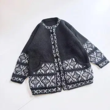 핸드 니트 노르딕 무늬 카우친 스웨터 토글 버튼 블랙 C22