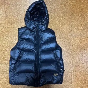 MARTHA BLACKGOLD 후드 부착 다운 베스트 블랙