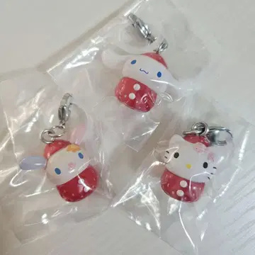 산리오 캐릭터즈 딸기 메지루시 액세서리 키티 우사하나 시나몬