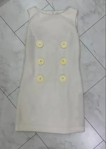 [ 기간 한정 판매 ] d.i.v 슬리브리스 원피스 크림색