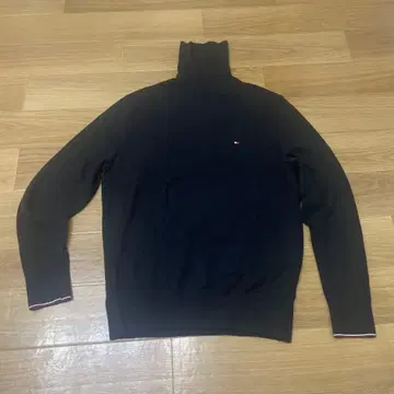 TOMMY HILFIGER 블랙 터틀넥 M