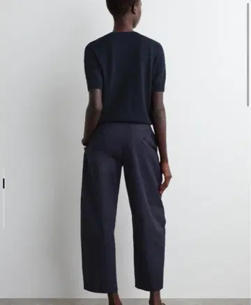 COS 코스 배럴 레그 치노 팬츠