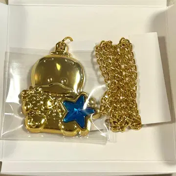 딸기신문 50주년 기념 반짝반짝 펜던트 펫쿠루 산리오