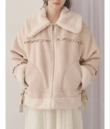 크림 보아 무스탕 블루종