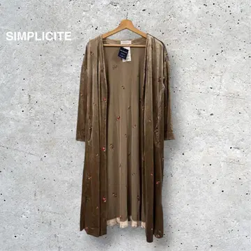 새상품 벨로아 롱 가디건 꽃무늬 자수 두꺼운 원단