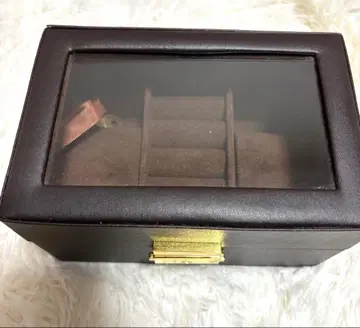 시계 케이스 열쇠 포함 브라운