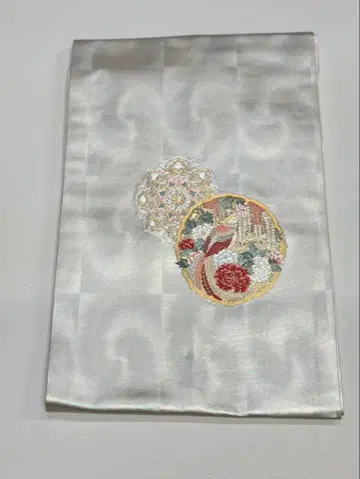 실버 자수 나고야 오비 꽃 장식