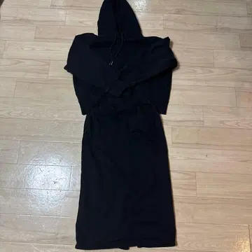 GU 블랙 후드 부착 맨투맨 셋업