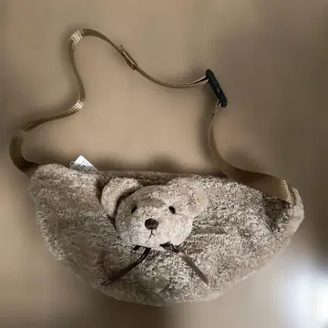 핑크하우스 곰돌이 브로치 포함 바디백 베이지 (새상품, 미사용)