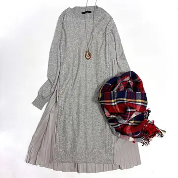 새상품급 CYNICAL 백 플리츠 니트 원피스 그레이 2 도킹