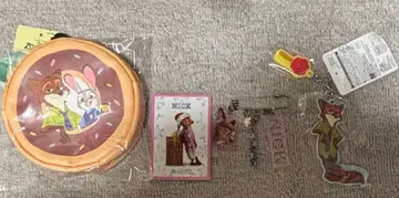 주토피아2 크리스마스 카드 입장객 혜택 다이소 시마무라 브로치 닉