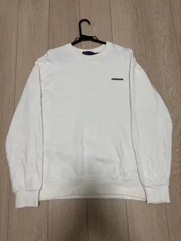 patagonia 화이트 크루넥 트레이닝복