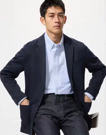 유니클로 컴포트 2B 자켓 네이비 이번 시즌 상품 완판템 세탁 가능