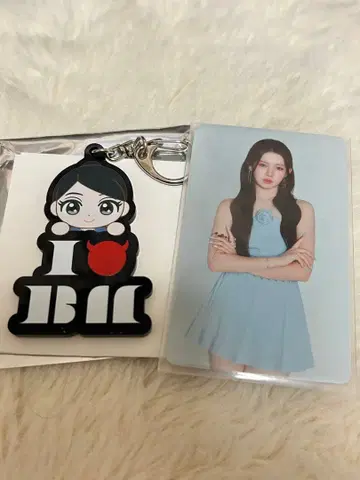 BABYMONSTER 로라 트레이딩 카드 FC 키링