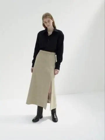 AURALEE 트위드 스커트