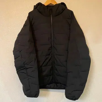 유니클로 퍼프 테크 후드티 M 블랙 다운 자켓 464021