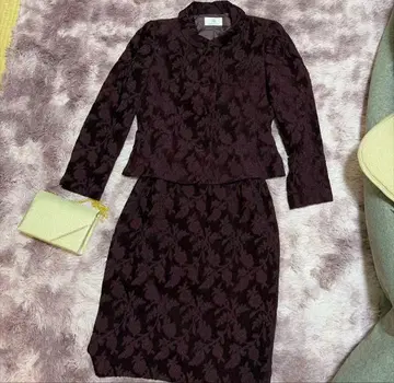 여성용 포멀 슈트 셋업 꽃무늬 보르도 온워드 자수