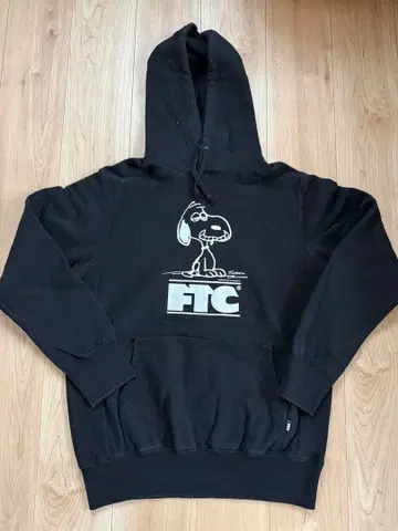 스누피 FTC 로고 후드티 블랙