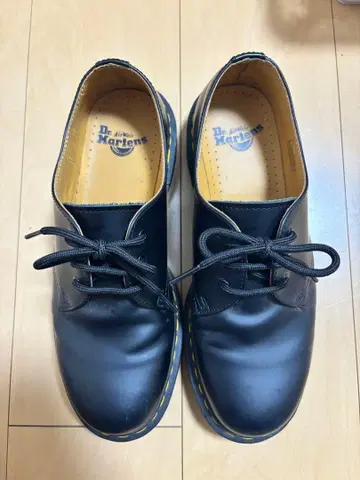 Dr. Martens 블랙 레이스업 슈즈
