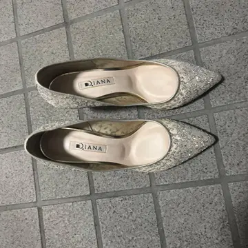 Diana 비쥬 장식 실버 하이힐