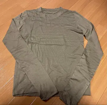 스터닝 실크 니트