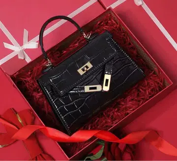 크로커다일 무늬 블랙 핸드백