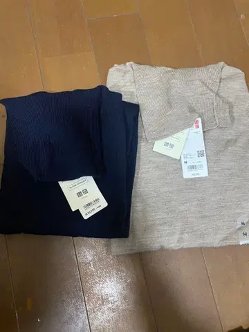 [ 새상품 ] UNIQLO 엑스트라 파인 메리노 리브 터틀넥 스웨터 M
