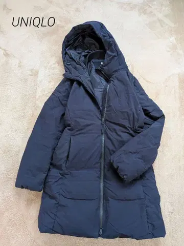 유니클로 심리스 다운 코트 네이비 M 다운 90 페더 10