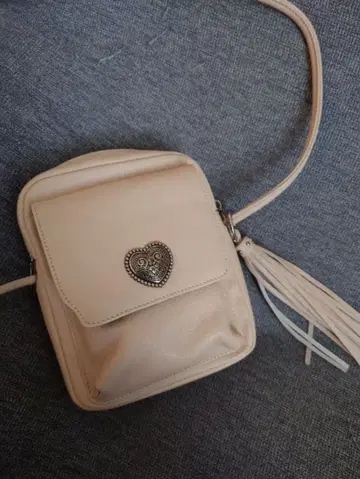 로즈버드 하트 장식 미니백