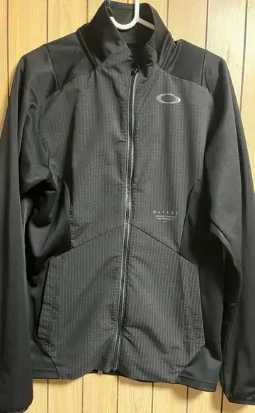 Oakley 블랙 자켓 M