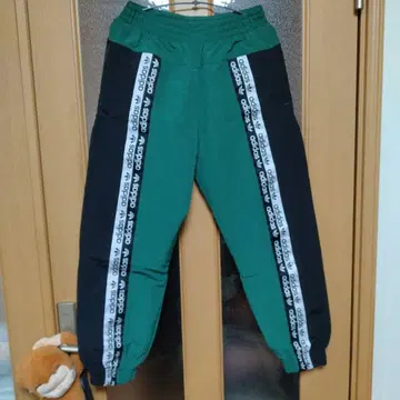 adidas R.Y.V. 윈드 트랙 팬츠