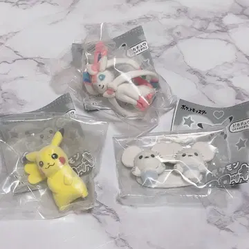 포켓몬 가챠가챠 플로키 인형 니피아 피카츄 와카쥐