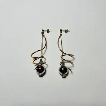 [ 새상품 미사용 ] 귀걸이 핸드메이드 스터드 실버 골드 유리 비즈