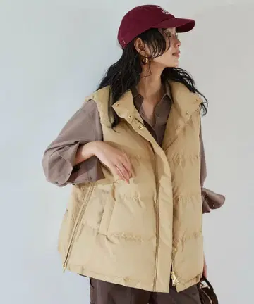 베이지 퀼팅 다운 베스트 M 사이즈 (추정)