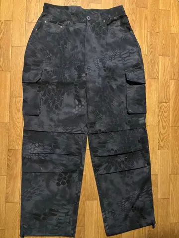 student apathy 카고 팬츠