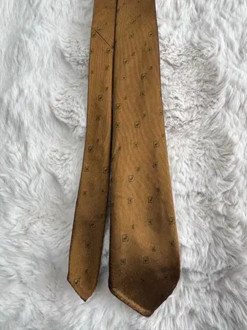 Atto Vannucci 실크 세테피에게