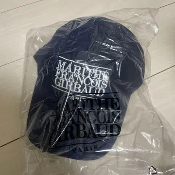 MARITHE FRANCOIS GIRBAUD 캡 네이비 네이비 컬러 모자