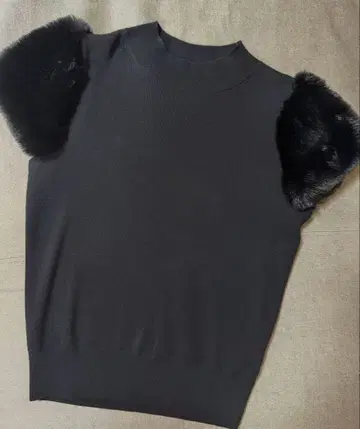 셀포드 실크 블렌드 숏 퍼 슬리브 니트