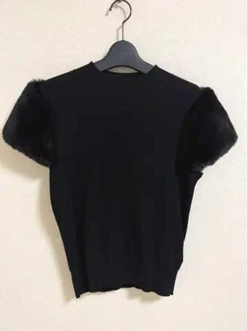 셀포드 실크 블렌드 숏 퍼 슬리브 니트