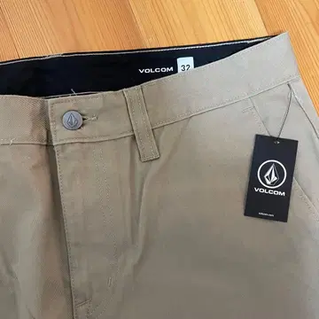 VOLCOM 베이지 치노 팬츠 32