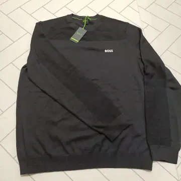 BOSS 다크 그레이 크루넥 스웨터 신상 택 포함