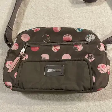 BESIDE-U 비사이유 도트 무늬 숄더백 그레이