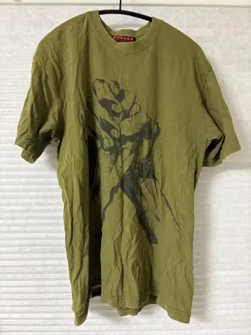 M.W.O.B.H.M. 올리브 그린 그래픽 티셔츠