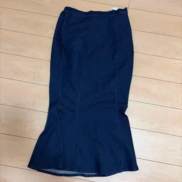 엔두 x SUREVE 데님 플레어 스커트