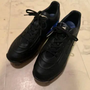 미즈노 블랙 스포츠 슈즈