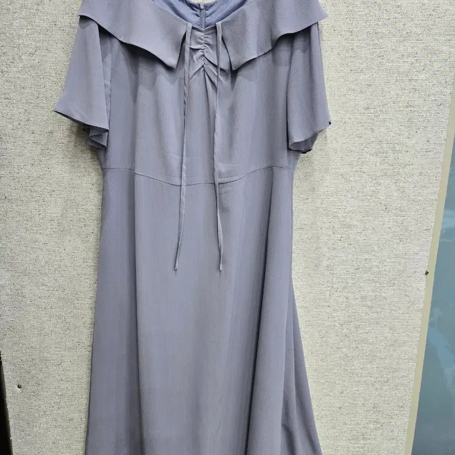 Striped Shirring Long Onepiece 77~88 on Bunjang Global Site.