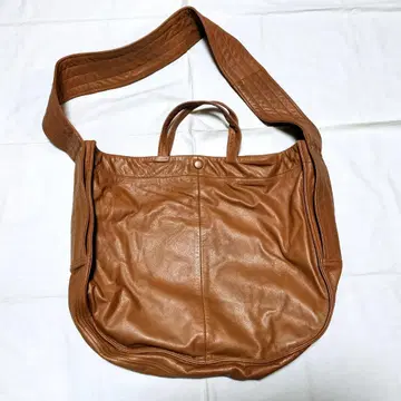 CCU / COWSKIN SHOULDER BAG CAMEL 가죽