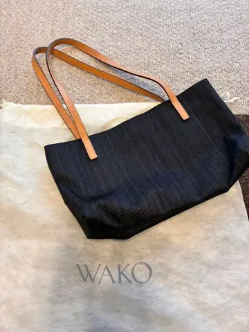 WAKO 블랙 숄더백