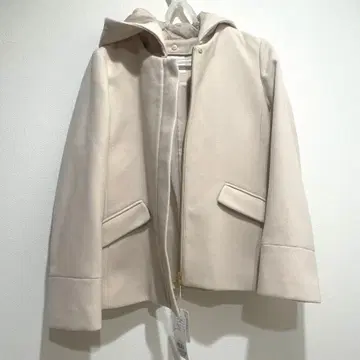 미사용 새상품 아쿠아걸 하프 코트 화이트 베이지 M